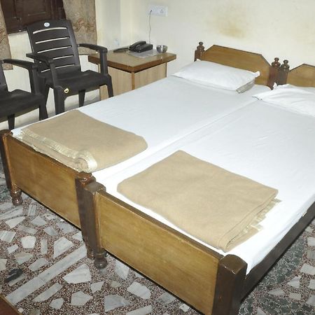 Hotel Lalit Palace Babina Luaran gambar