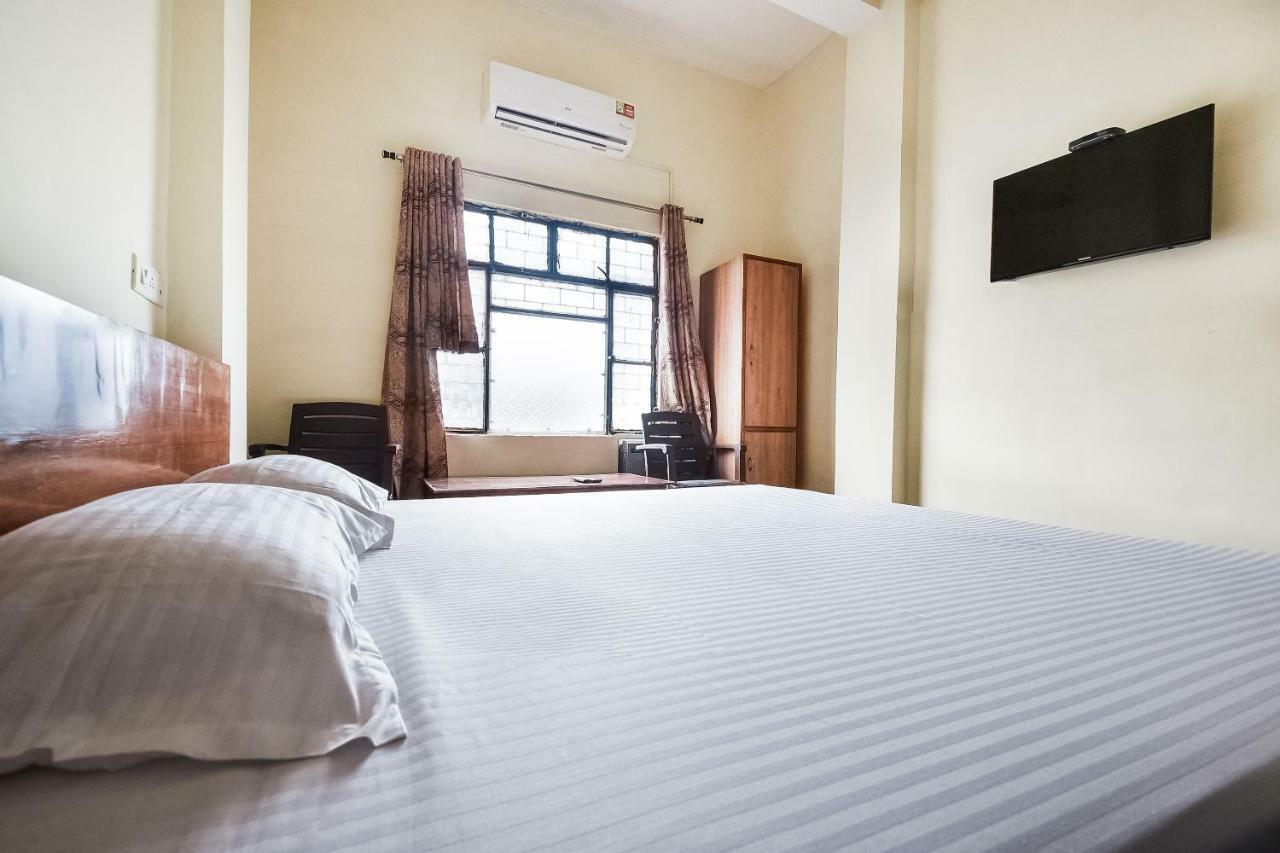 Hotel Lalit Palace Babina Luaran gambar