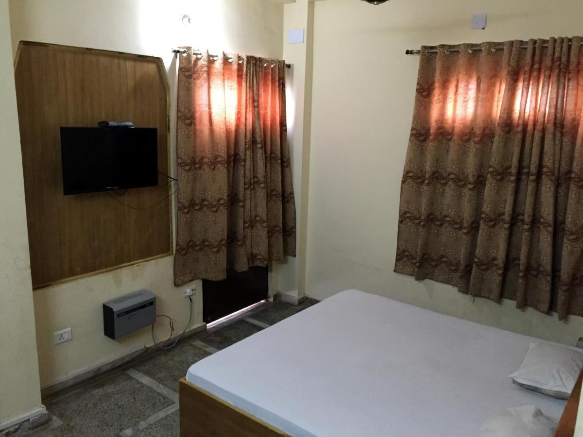 Hotel Lalit Palace Babina Luaran gambar