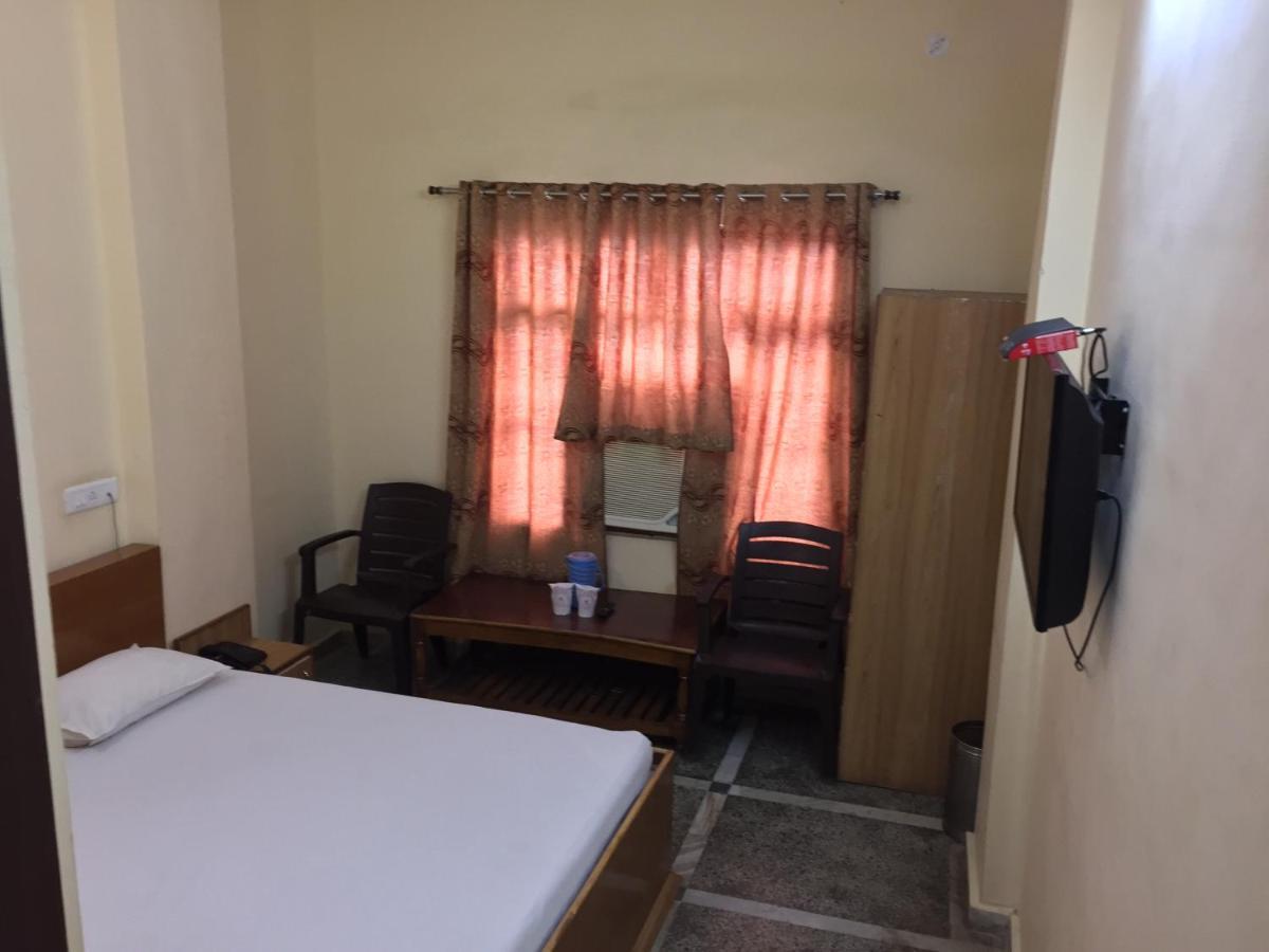 Hotel Lalit Palace Babina Luaran gambar