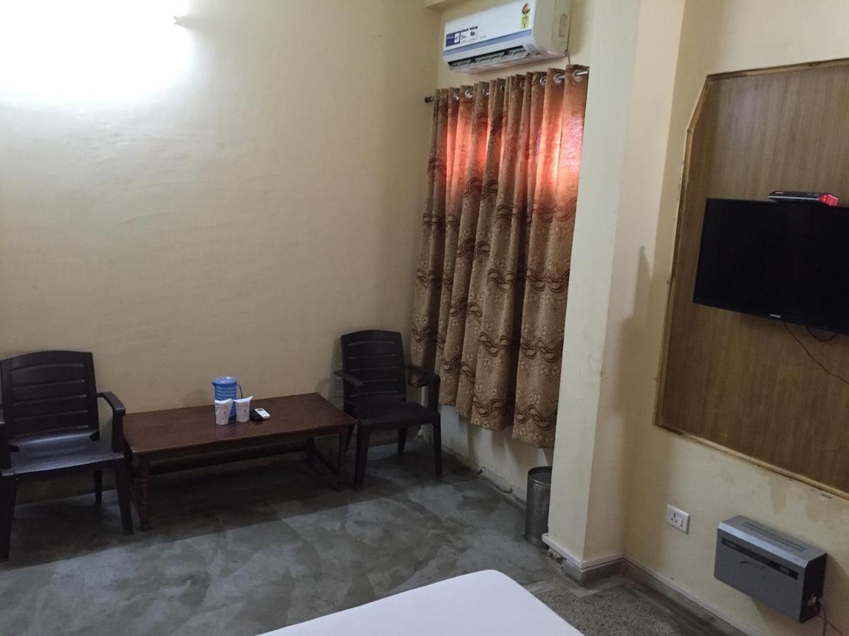 Hotel Lalit Palace Babina Luaran gambar